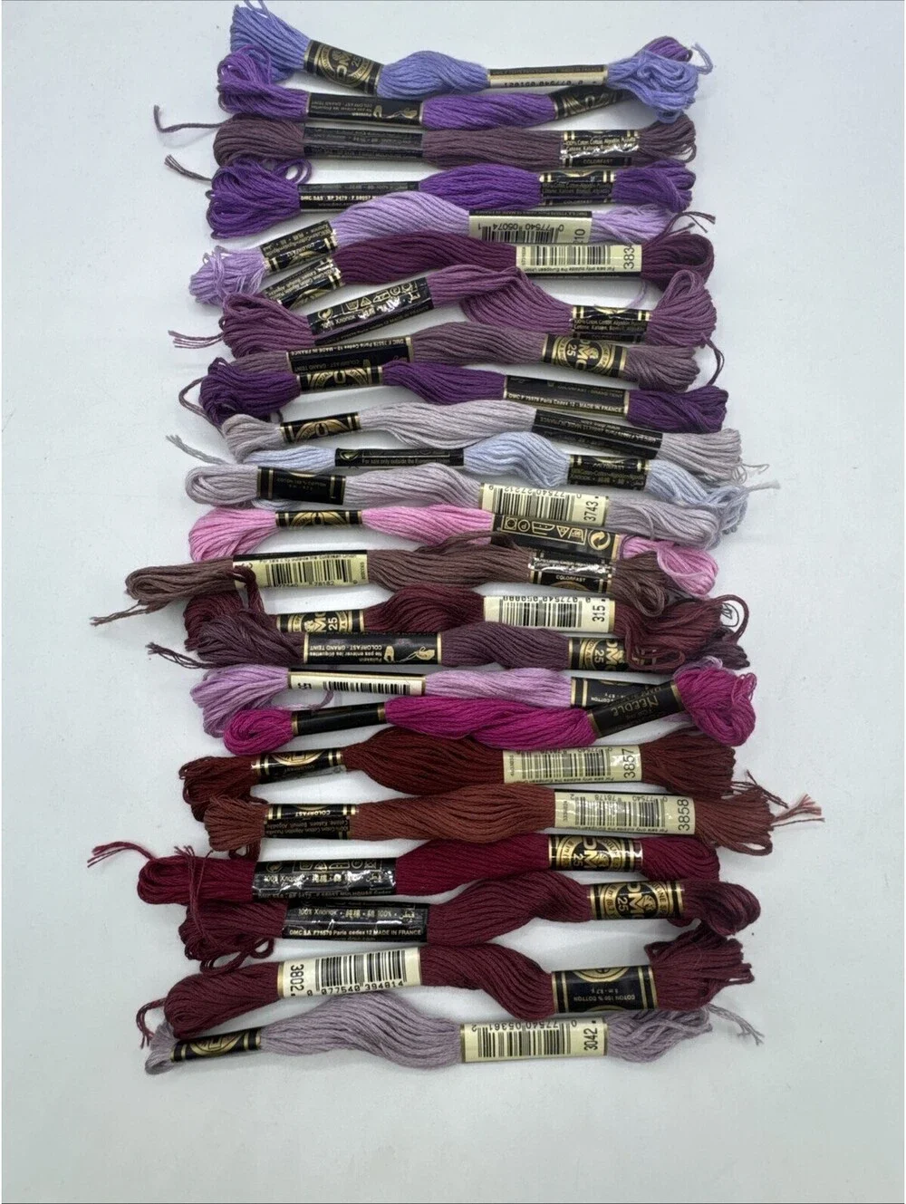 Huge Lot Over 600+ DMC EMBROIDERY FLOSS Skeins Assorted Colors, Case, Cards